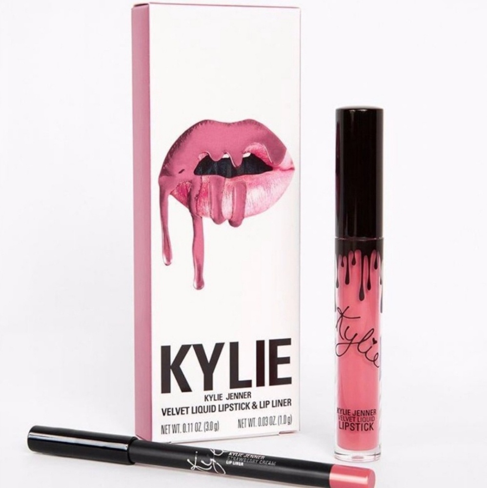 Kylie 🍓 Strawberry Cream Velvet Lip Kit 🍓🍓🍓